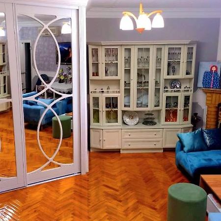 Central Apartment "Ameliya" Баку Экстерьер фото