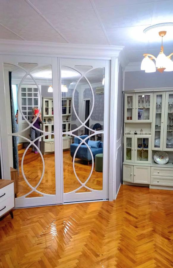Central Apartment "Ameliya" Баку Экстерьер фото