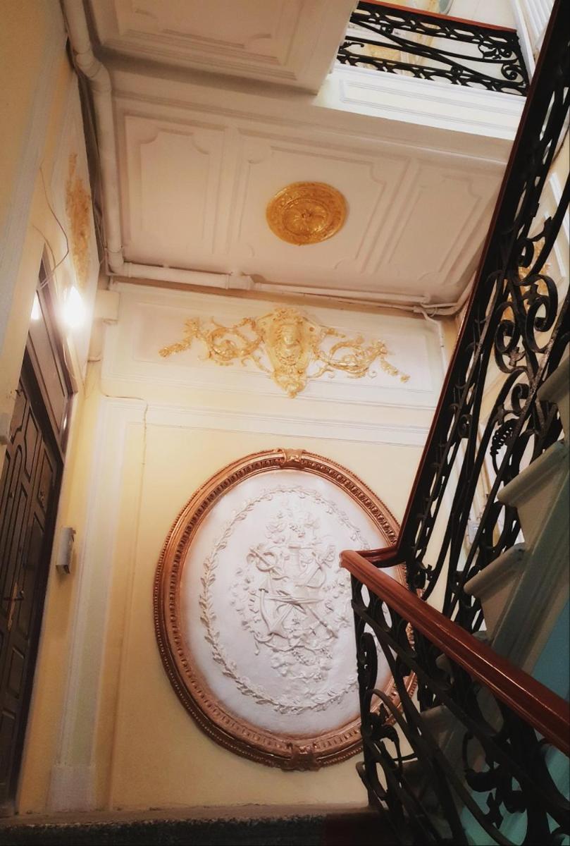 Central Apartment "Ameliya" Баку Экстерьер фото