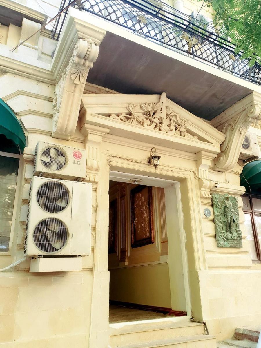 Central Apartment "Ameliya" Баку Экстерьер фото